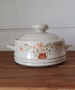 Countryside collection stoneware ramekin bowl lid
