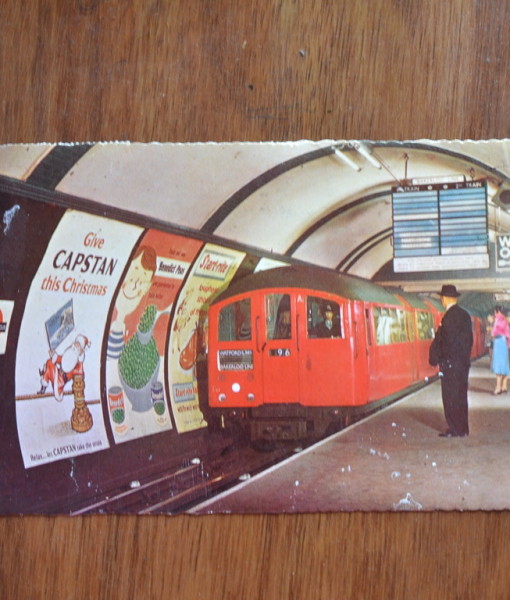 022Vintage Postcard 1965 Piccadilly circus station London
