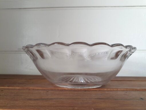 Vintage pressed glass bowl serving tray tableware scalloped edge PLT2
