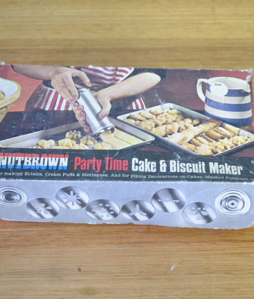 Vintage Nutbrown cookie and biscuit maker boxed