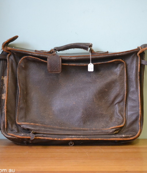 Vintage brown leather large  / luggage  suitcase