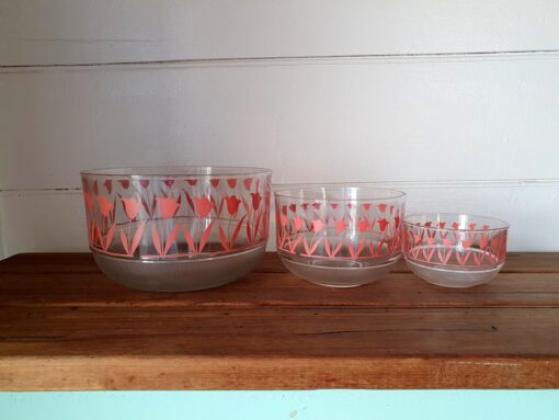 Vintage pink flower glass mixing bowls x 3 PT4