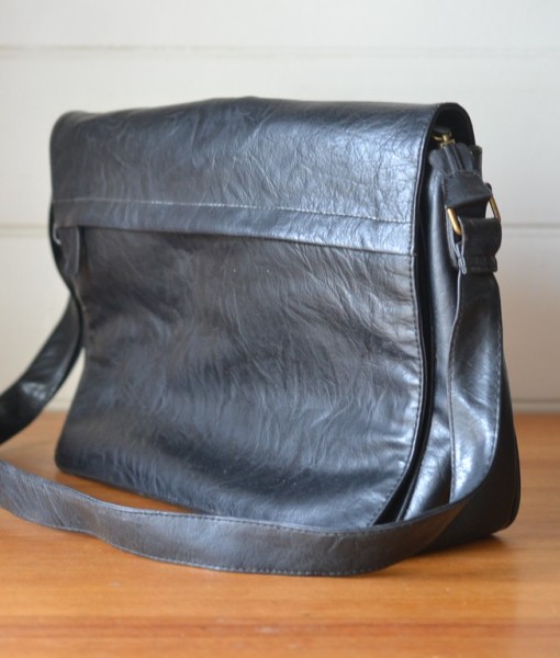 Vintage black  shoulder satchel bag handbag