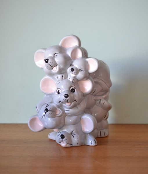 Retro kitsch ceramic mouse / mice money box