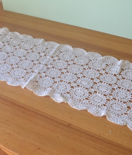 Vintage crotchet / lace  rectangle table runner  3195