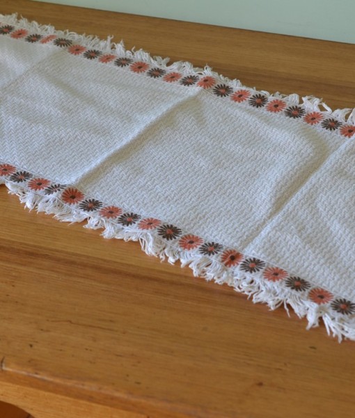 Vintage embroidered flowers white rectangle table runner 3195