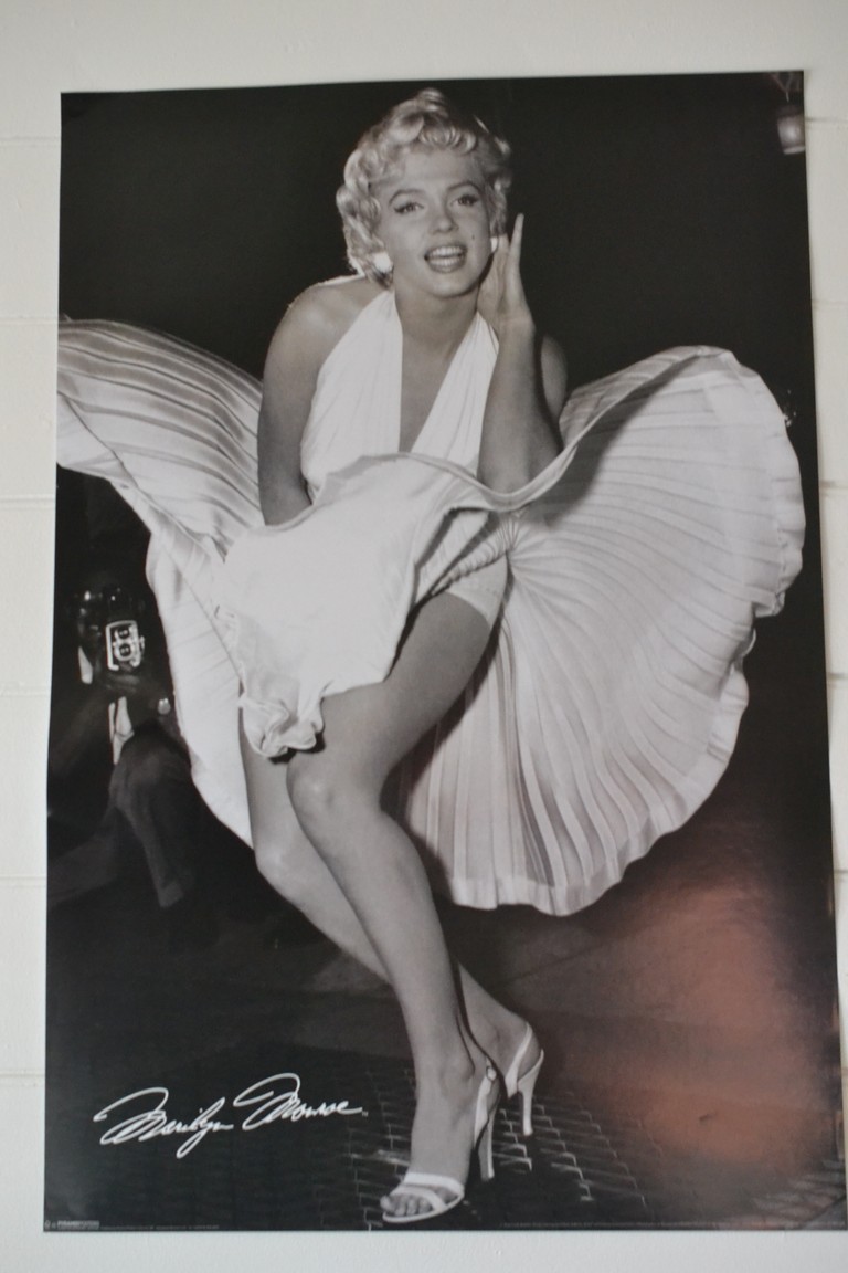 Marilyn Monroe poster Pyramid posters UK - Funky Flamingo