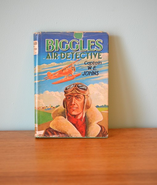 Vintage Childrens book  Biggles Air Detective W.E Jonhs 1952