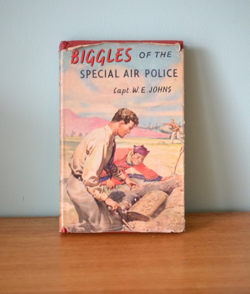 Vintage Childrens book  Biggles of the Special Air Police W.E Jonhs