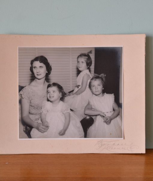 Vintage photograph 50s mother with children