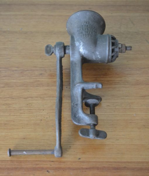 Vintage Universal No 2 Great Britian USA Meat mincer food