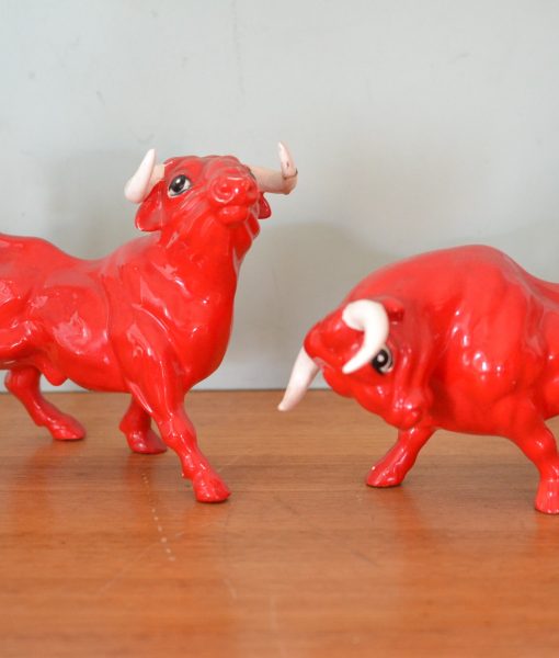 Retro Kitsch Red Bull   figurine ceramic