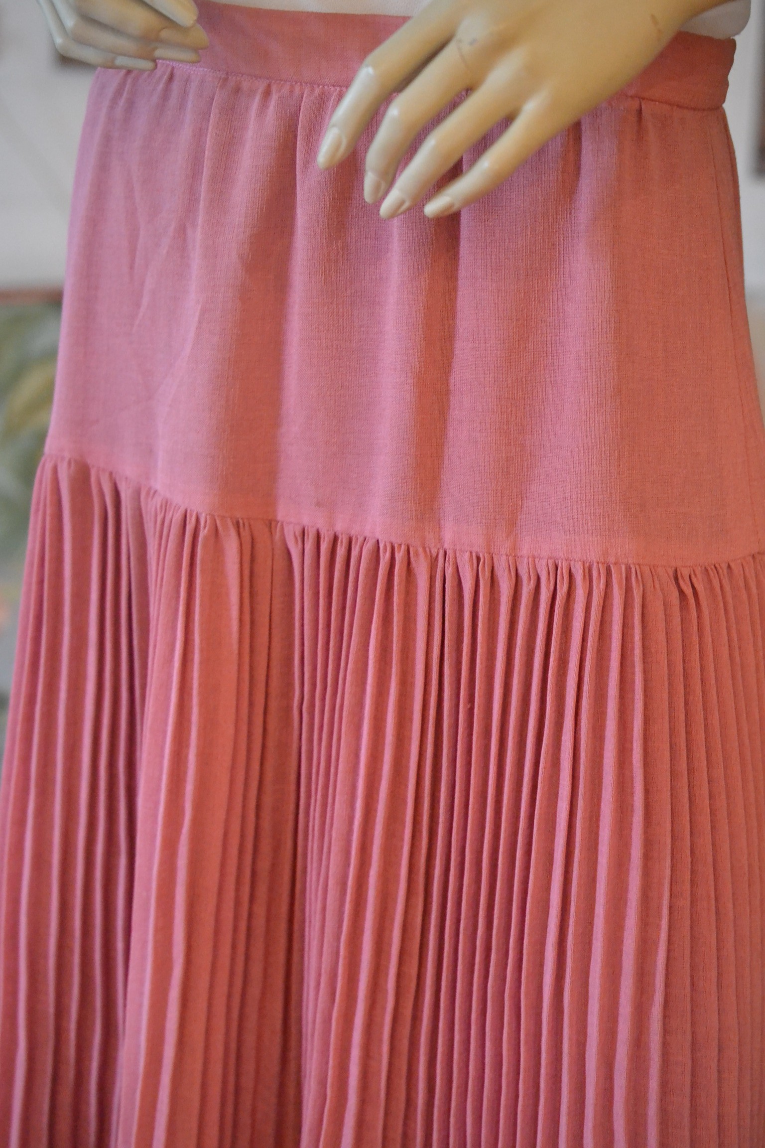 Retro Womens dust pink coloured skirt size 8 vbwsc - Funky Flamingo