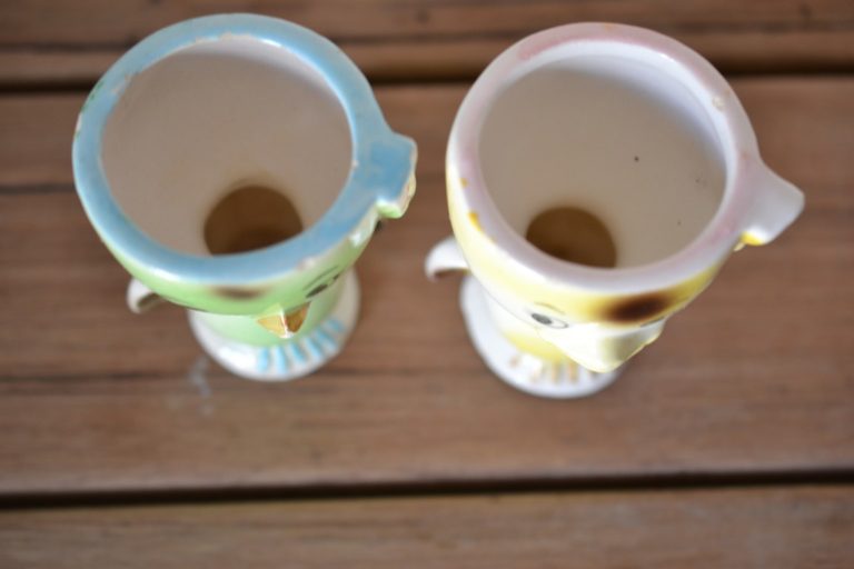 Vintage eggs cups ceramic chickens Japan Kitsch OT8 - Funky Flamingo