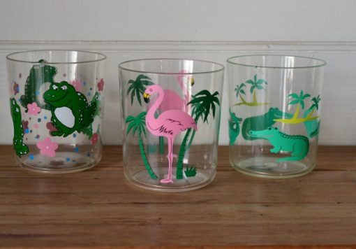 Vintage 3 x plastic drinking cups Taiwan flamingo frog crocodile