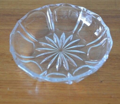 Vintage pressed / cut glass bowl dish YLBT3