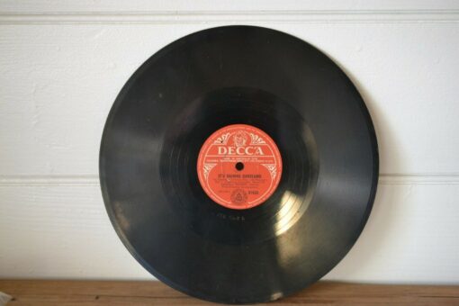 Vintage gramophone record Its raining sunbeams / La Traviata Deanna Durbin