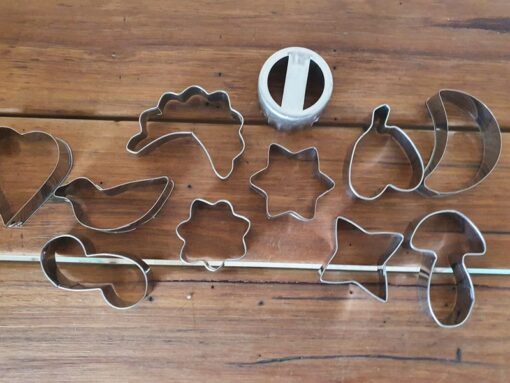 Vintage 11 shaped cookie cutters heart, star, moon, clouds put4